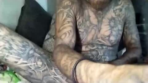 Snapshot of 69dick_fitzwell69 chatting on 12/31/24, 06:46 HUGH G RECTION online show from 12/31/24, 06:46