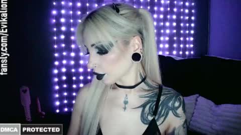 Eva online show from 04/18/26, 01:31