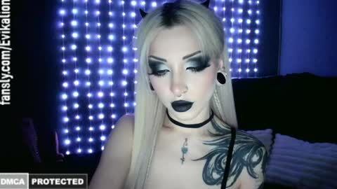 Snapshot of 69evikalion96 chatting on 04/27/26, 02:42 Eva online show from 04/27/26, 02:42