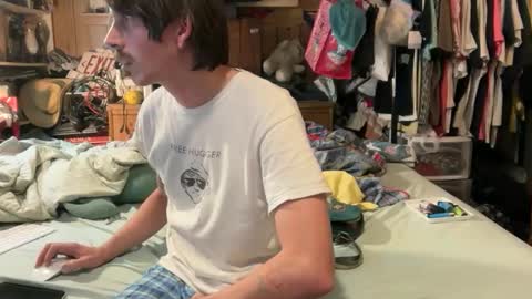 Snapshot of 69j0hndo chatting on 10/28/25, 08:29 FUCKR online show from 10/28/25, 08:29