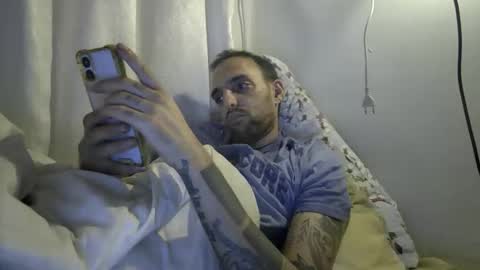 Snapshot of 6sundros chatting on 09/30/25, 09:09 Suny online show from 09/30/25, 09:09
