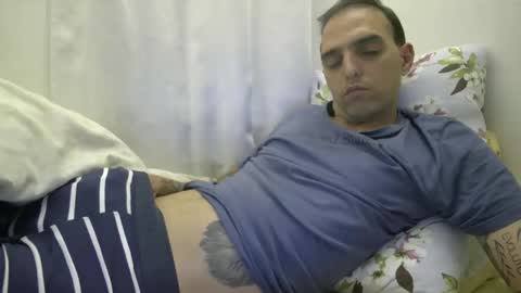 Snapshot of 6sundros chatting on 10/10/25, 08:08 Suny online show from 10/10/25, 08:08