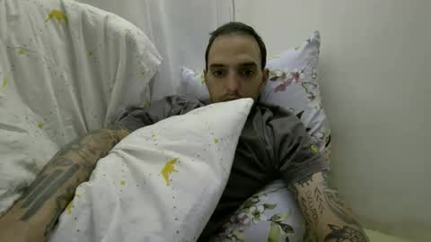 Snapshot of 6sundros chatting on 10/17/25, 08:33 Suny online show from 10/17/25, 08:33