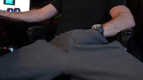 Snapshot of 7fivecedge chatting on 12/21/25, 03:13 7fivecedge online show from 12/21/25, 03:13