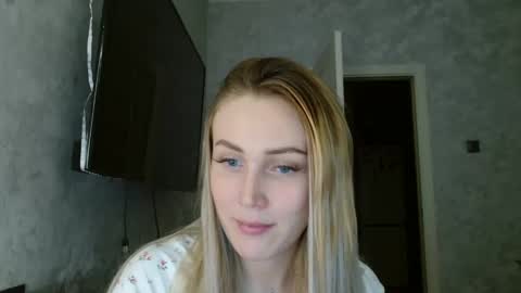 Snapshot of 7melania chatting on 09/19/25, 05:24 7melania online show from 09/19/25, 05:24