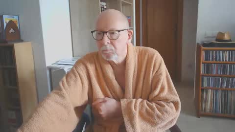  Papi  online show from 11/01/25, 08:05