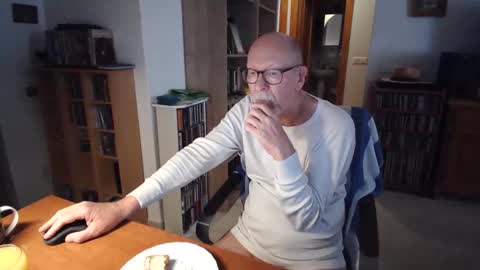  Papi  online show from 04/09/26, 08:09