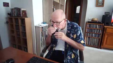  Papi  online show from 05/17/26, 09:17