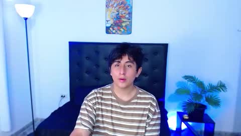 Snapshot of 7zyan chatting on 12/01/25, 02:44 zyan online show from 12/01/25, 02:44