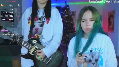 Snapshot of 819sunflowerinahat2016 chatting on 12/07/24, 06:54 Cornelia and Dante online show from 12/07/24, 06:54