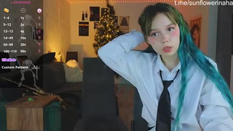 Snapshot of 819sunflowerinahat2016 chatting on 12/10/24, 06:01 Cornelia and Dante online show from 12/10/24, 06:01