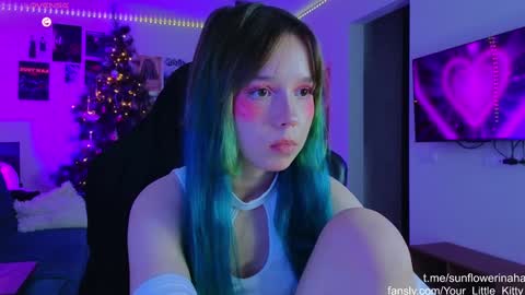 Snapshot of 819sunflowerinahat2016 chatting on 12/21/24, 11:33 Cornelia and Dante online show from 12/21/24, 11:33