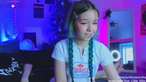 Snapshot of 819sunflowerinahat2016 chatting on 01/03/25, 06:33 Cornelia and Dante online show from 01/03/25, 06:33