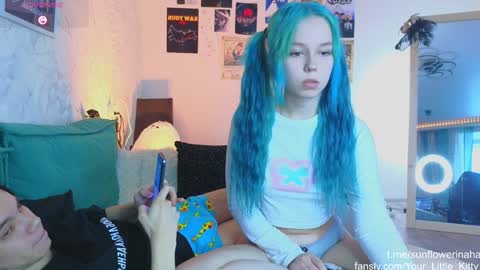 Snapshot of 819sunflowerinahat2016 chatting on 01/21/25, 05:49 Cornelia and Dante online show from 01/21/25, 05:49