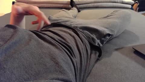 Snapshot of 87johnny chatting on 12/03/24, 05:45 87johnny online show from 12/03/24, 05:45