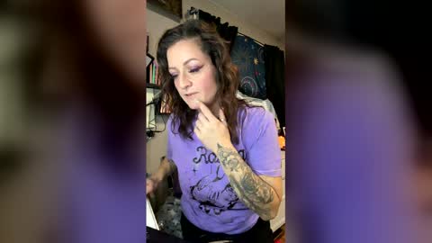 That girl online show from 12/21/25, 11:12