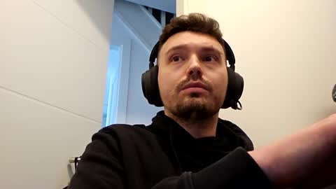 8inchdude93 online show from 10/08/25, 11:41