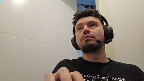 8inchdude93 online show from 05/17/26, 08:34