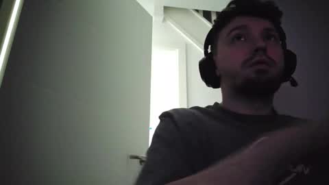 8inchdude93 online show from 05/26/26, 07:37