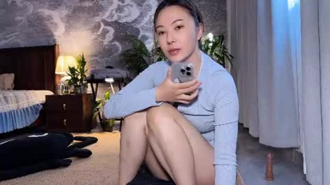 lily online show from 06/15/26, 06:48