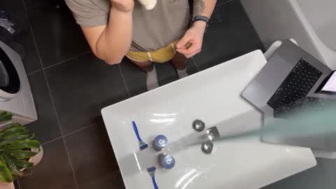 Patrick online show from 01/24/25, 03:54