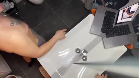 Patrick online show from 02/28/25, 04:43