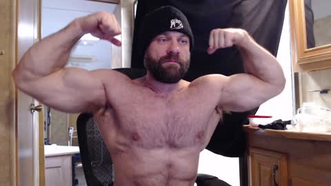 Snapshot of 9fat_inches chatting on 01/31/25, 08:54 9 fat inches online show from 01/31/25, 08:54