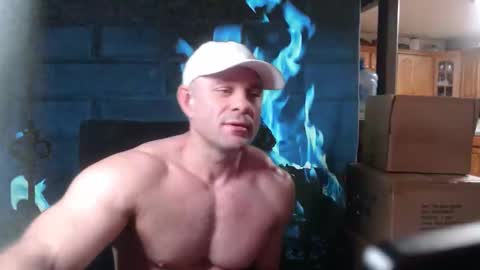 Snapshot of 9fat_inches chatting on 03/19/26, 05:33 9 fat inches online show from 03/19/26, 05:33