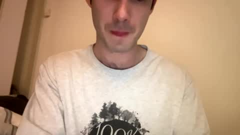 Snapshot of 9thislandd chatting on 01/08/25, 03:51 9thislandd online show from 01/08/25, 03:51