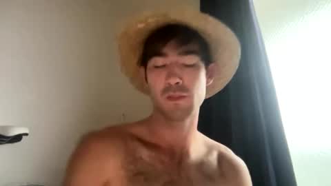 Snapshot of 9thislandd chatting on 10/12/25, 07:18 9thislandd online show from 10/12/25, 07:18