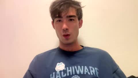 Snapshot of 9thislandd chatting on 11/05/25, 05:13 9thislandd online show from 11/05/25, 05:13