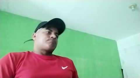 Snapshot of 9vinhocamshow chatting on 02/24/25, 11:43 9vinhocamshow online show from 02/24/25, 11:43