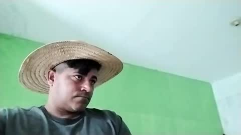 Snapshot of 9vinhocamshow chatting on 02/25/25, 12:03 9vinhocamshow online show from 02/25/25, 12:03