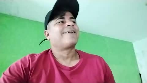 Snapshot of 9vinhocamshow chatting on 02/25/25, 06:20 9vinhocamshow online show from 02/25/25, 06:20