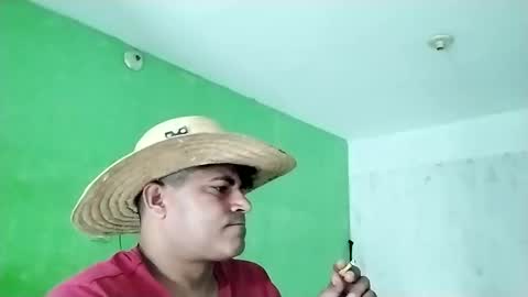 Snapshot of 9vinhocamshow chatting on 02/26/25, 12:14 9vinhocamshow online show from 02/26/25, 12:14