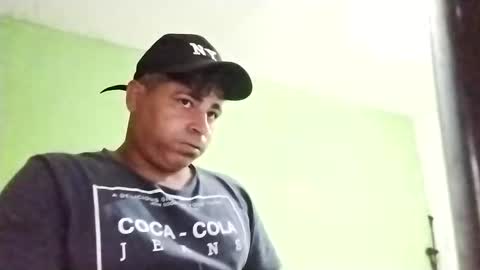 Snapshot of 9vinhocamshow chatting on 02/26/25, 10:42 9vinhocamshow online show from 02/26/25, 10:42