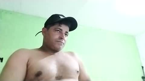 Snapshot of 9vinhocamshow chatting on 03/07/25, 10:54 9vinhocamshow online show from 03/07/25, 10:54