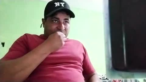 Snapshot of 9vinhocamshow chatting on 03/12/25, 09:13 9vinhocamshow online show from 03/12/25, 09:13