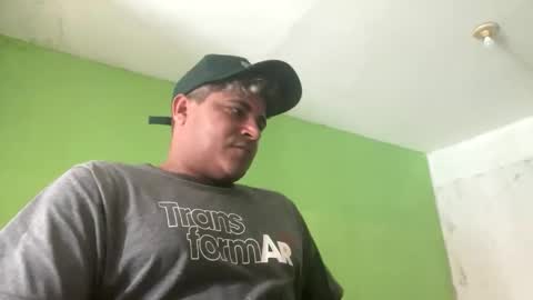 Snapshot of 9vinhocamshow chatting on 09/17/25, 11:56 9vinhocamshow online show from 09/17/25, 11:56