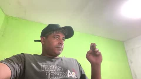 Snapshot of 9vinhocamshow chatting on 09/18/25, 07:10 9vinhocamshow online show from 09/18/25, 07:10