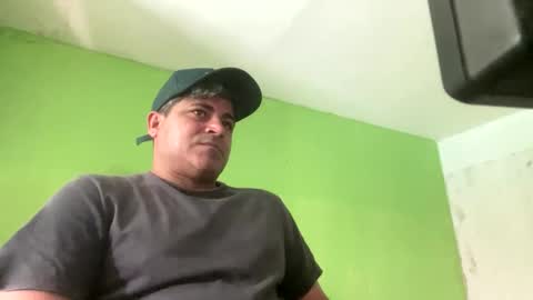 Snapshot of 9vinhocamshow chatting on 09/24/25, 11:46 9vinhocamshow online show from 09/24/25, 11:46