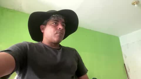 Snapshot of 9vinhocamshow chatting on 09/25/25, 11:14 9vinhocamshow online show from 09/25/25, 11:14