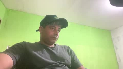 Snapshot of 9vinhocamshow chatting on 09/29/25, 12:27 9vinhocamshow online show from 09/29/25, 12:27