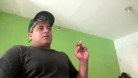 Snapshot of 9vinhocamshow chatting on 10/03/25, 10:56 9vinhocamshow online show from 10/03/25, 10:56