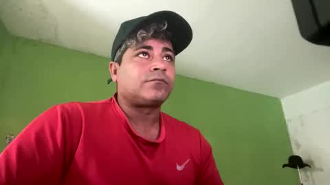 Snapshot of 9vinhocamshow chatting on 10/05/25, 10:46 9vinhocamshow online show from 10/05/25, 10:46