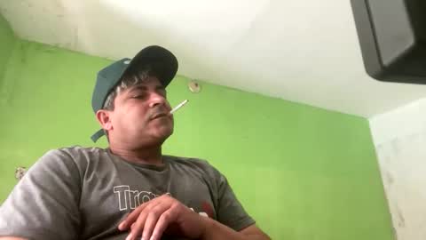 Snapshot of 9vinhocamshow chatting on 10/07/25, 11:40 9vinhocamshow online show from 10/07/25, 11:40