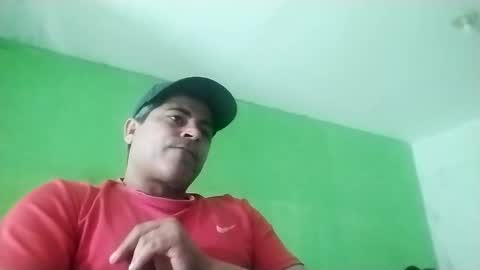 Snapshot of 9vinhocamshow chatting on 10/13/25, 11:54 9vinhocamshow online show from 10/13/25, 11:54