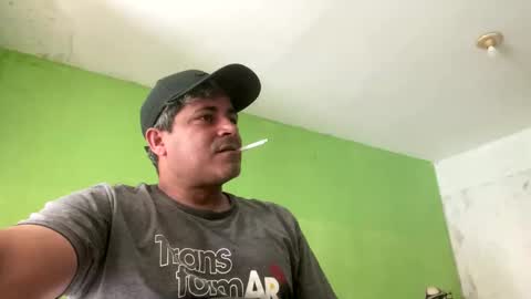 Snapshot of 9vinhocamshow chatting on 10/16/25, 11:11 9vinhocamshow online show from 10/16/25, 11:11