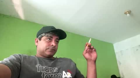 Snapshot of 9vinhocamshow chatting on 10/20/25, 11:43 9vinhocamshow online show from 10/20/25, 11:43