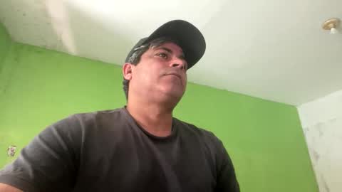 Snapshot of 9vinhocamshow chatting on 10/31/25, 11:22 9vinhocamshow online show from 10/31/25, 11:22